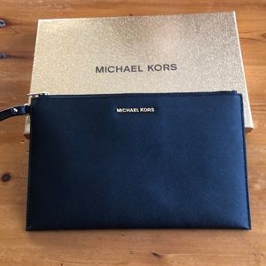 Black Michael Kors wristlet clutch Brand New!